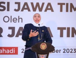 Lantik 6 Pj Bupati, Khofifah Sampaikan Pesan Jokowi Untuk Tingkatkan Investasi 