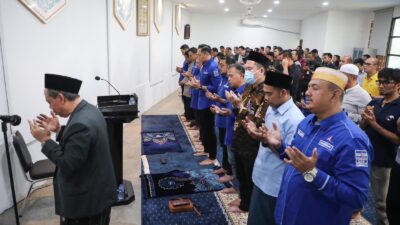 AHY Bersama Para Kader Salat Ghaib Untuk Umat Muslim di Palestina