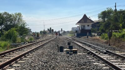 Jalur Ganda Mojokerto – Sepanjang Beroperasi, Mampu Persingkat Waktu Tempuh