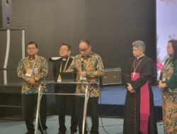 Ribuan Jemaat Kristiani Rayakan Natal Nasional di Gereja Bethany Surabaya