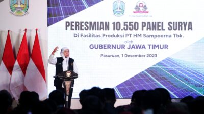 Khofifah Resmikan 10 Ribu Panel Surya di Pasuruan