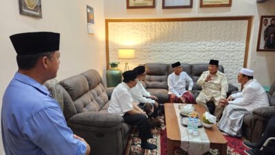 Kampanye Perdana 2024 Sowan ke Ponpes Genggong, Prabowo Siap Mati Bela Negara