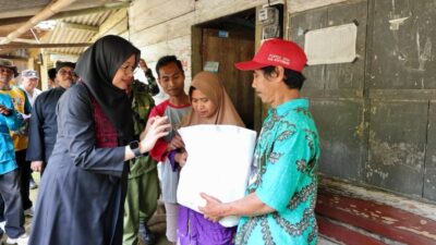 Bupati Ipuk Sisir Warga Miskin Pinggir Hutan Gunung Raung Banyuwangi