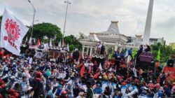 Keputusan Pj Gubernur Jatim UMK dan UMSK 2025: Tertinggi Surabaya dan Situbondo Teredah