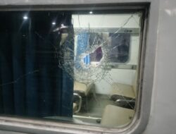 KA Pasundan di Surabaya Diserang Sekelompok Orang Tak Dikenal