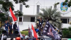 Ribuan Ojol Padati Kantor Gubernur Jatim Tuntut Regulasi Jelas