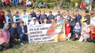 10 Ribu Ikan Dilepas: SIER dan Komunitas Hidupkan Kembali Sungai Jagir Surabaya