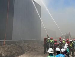 SIER Pastikan Kebakaran Pabrik KT&G di PIER Cepat Terkendali